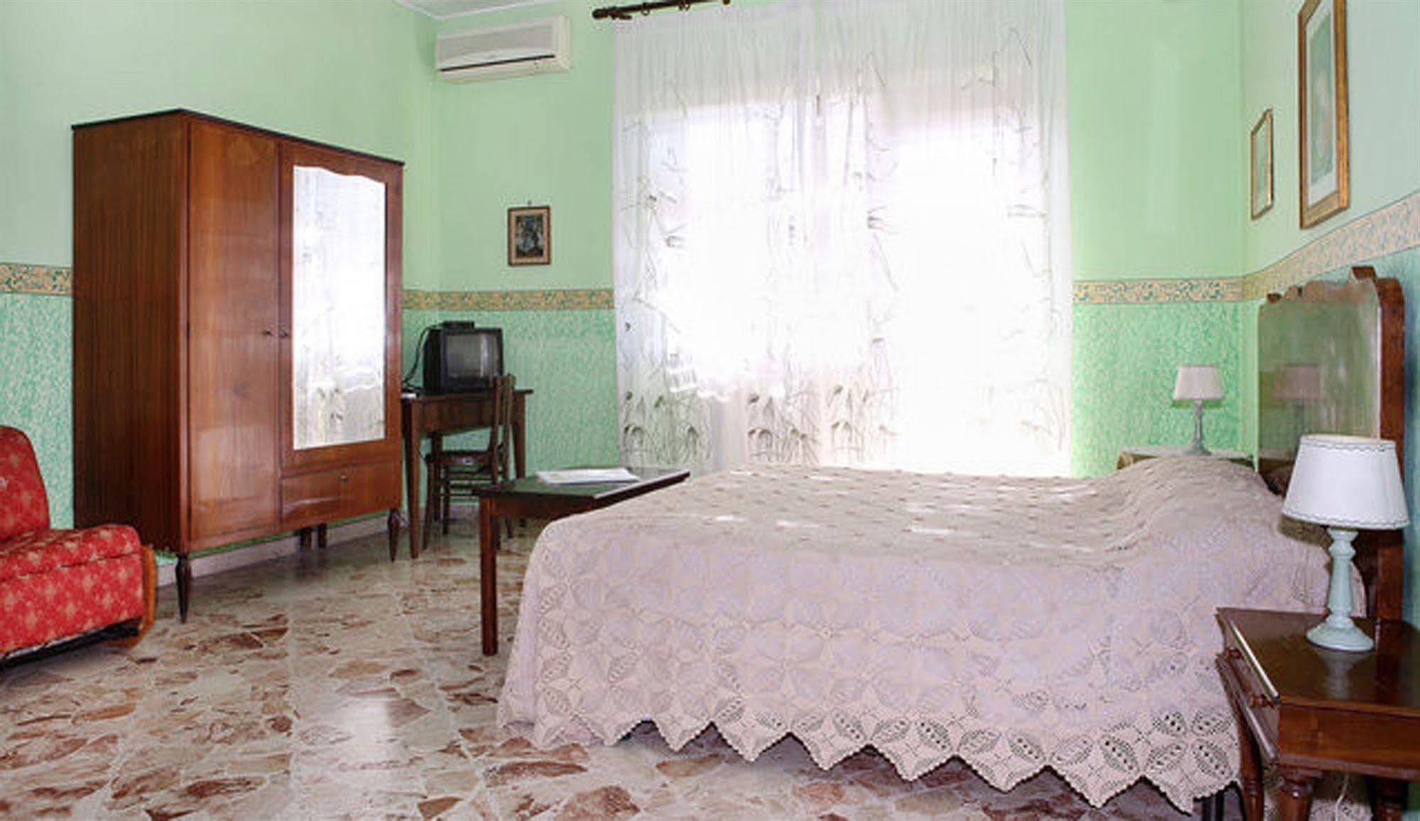 カターニア Casa Tina Maugeri Bed & Breakfast エクステリア 写真
